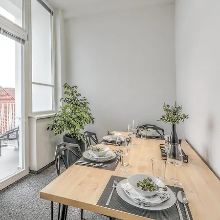 Aparthotel Prusinovskeho *